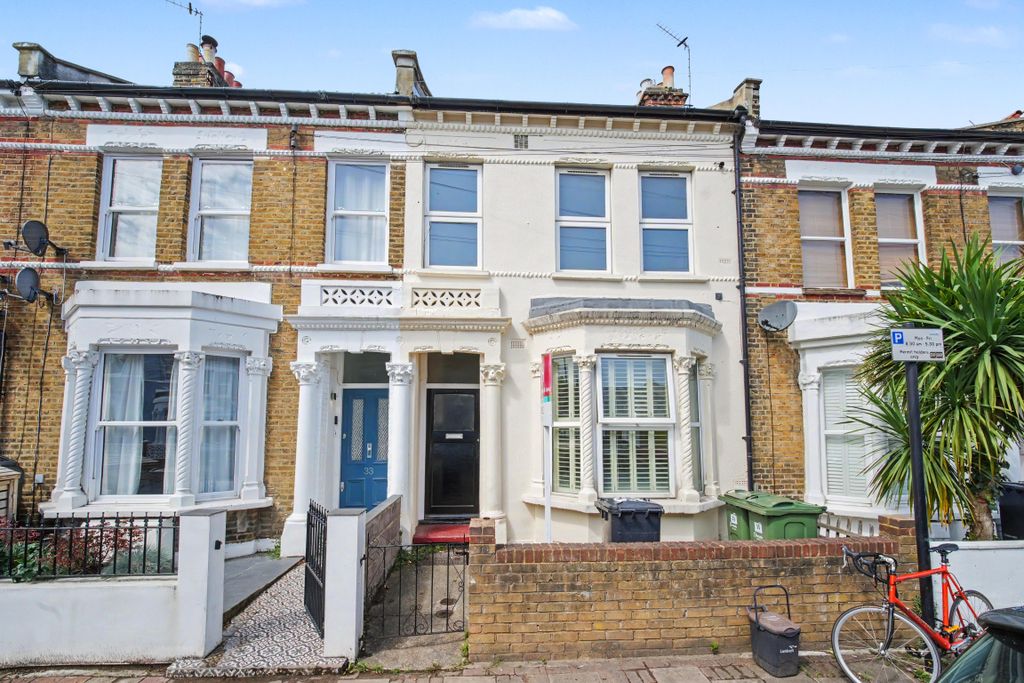 Property photo 1 of 11 Flat B, 35 Solon Road, Brixton, London, Sw2 5Uu