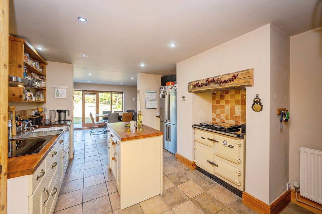 Property photo 3 of 30 Kitchen