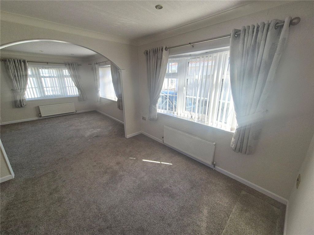 Property photo 3 of 12 Picture No. 24