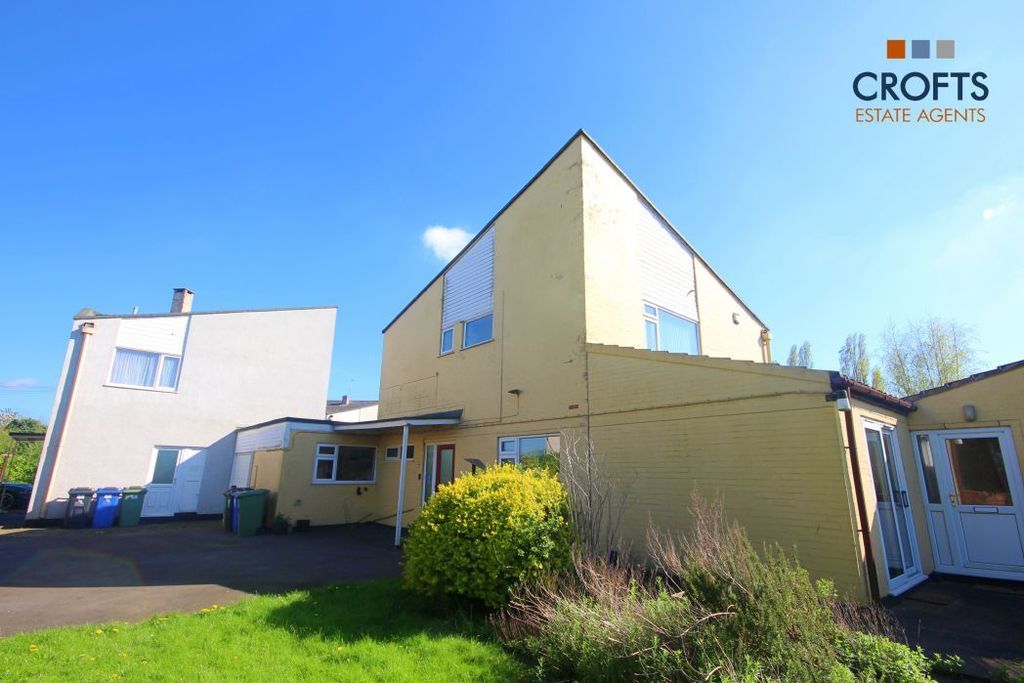 Property photo 1 of 18 Front