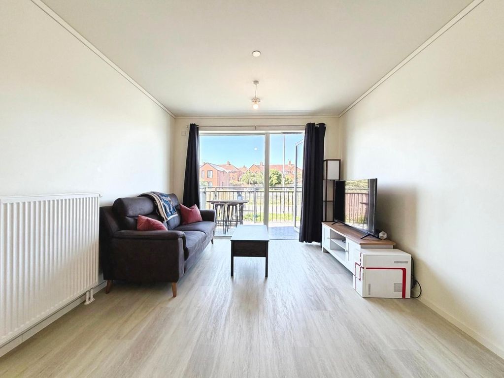 Property photo 3 of 12 Lounge Area