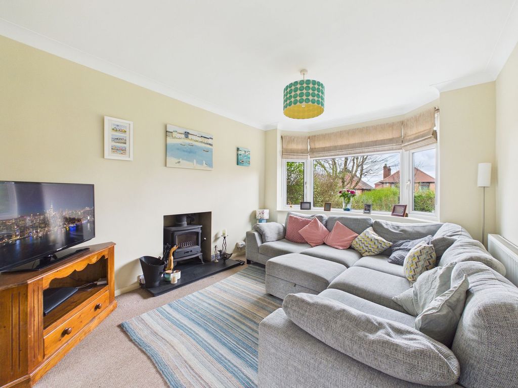 Property photo 3 of 17 Sitting/Family Room