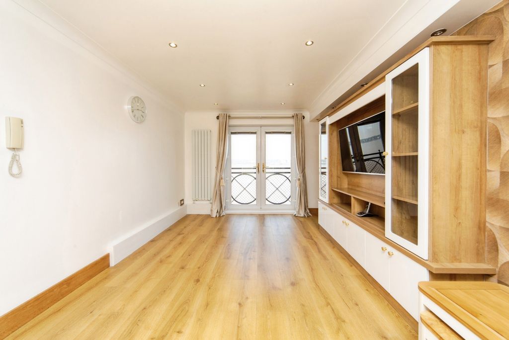 Property photo 3 of 19 Pbox-Img.Jpg