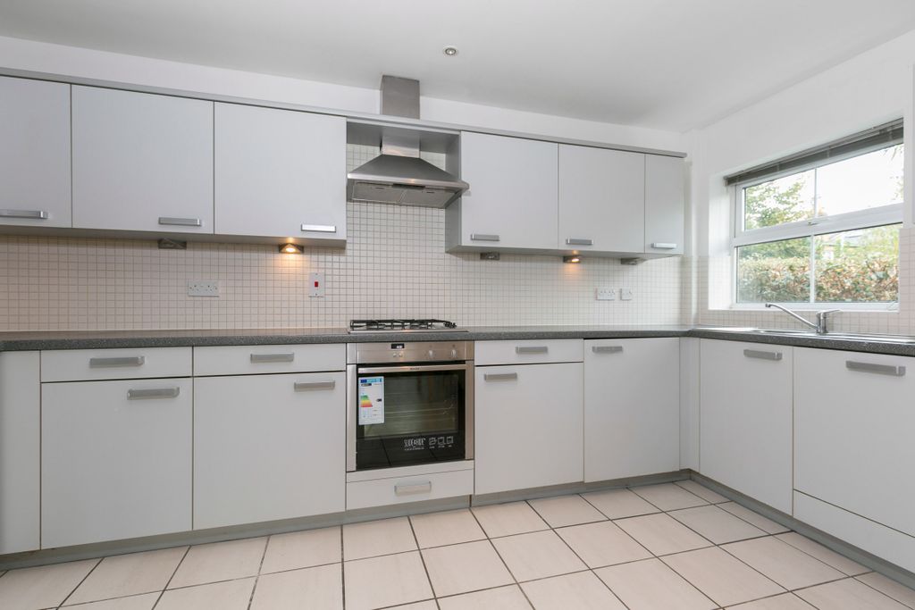 Property photo 2 of 7 3