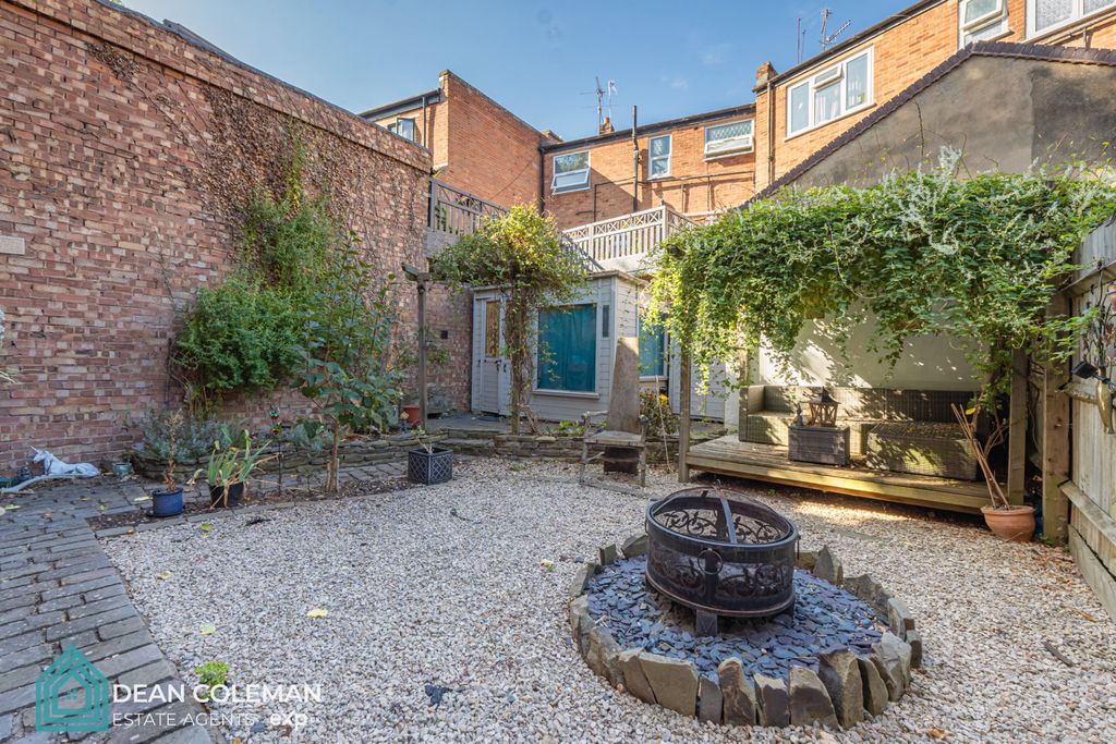 Property photo 3 of 17