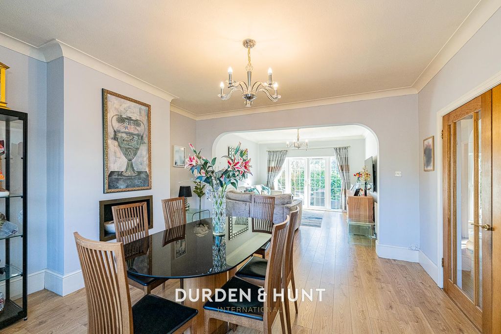 Property photo 2 of 31 Meadway-28.Jpg