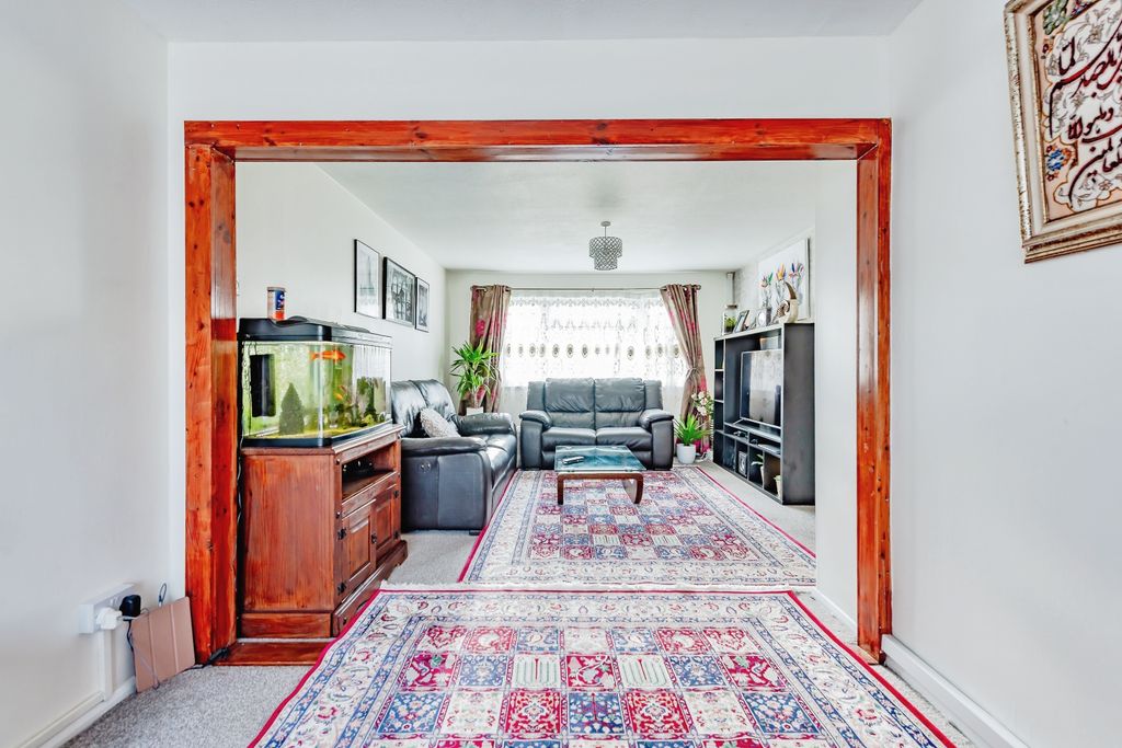 Property photo 3 of 15