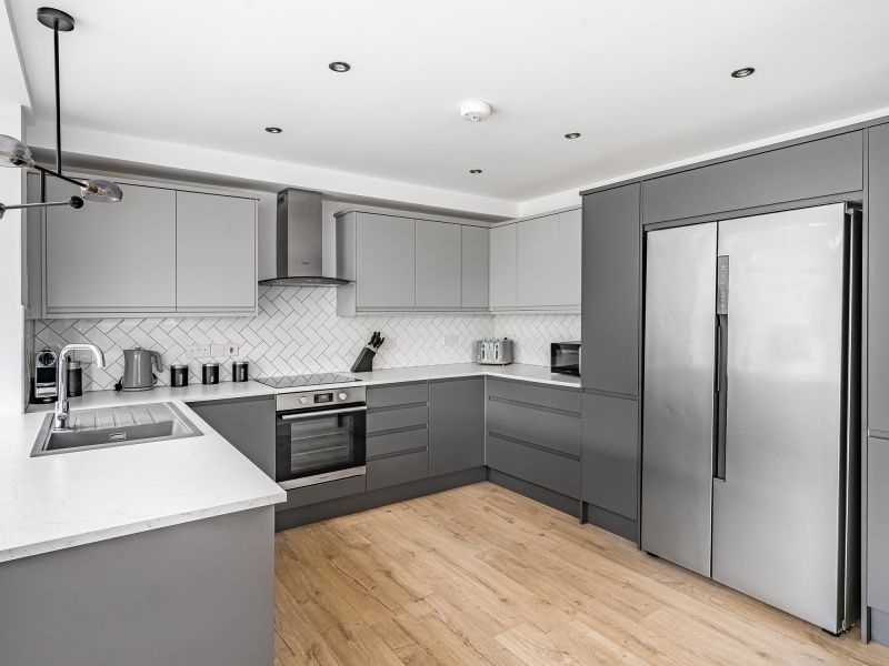 Property photo 3 of 16 Kitchen