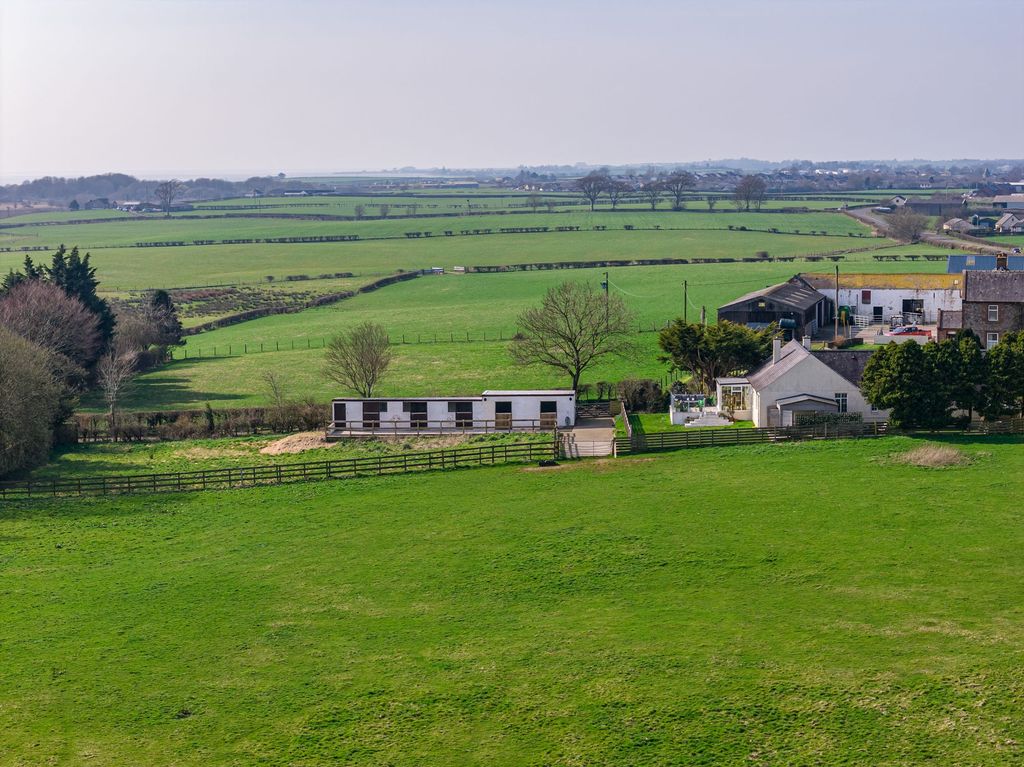 Property photo 3 of 36