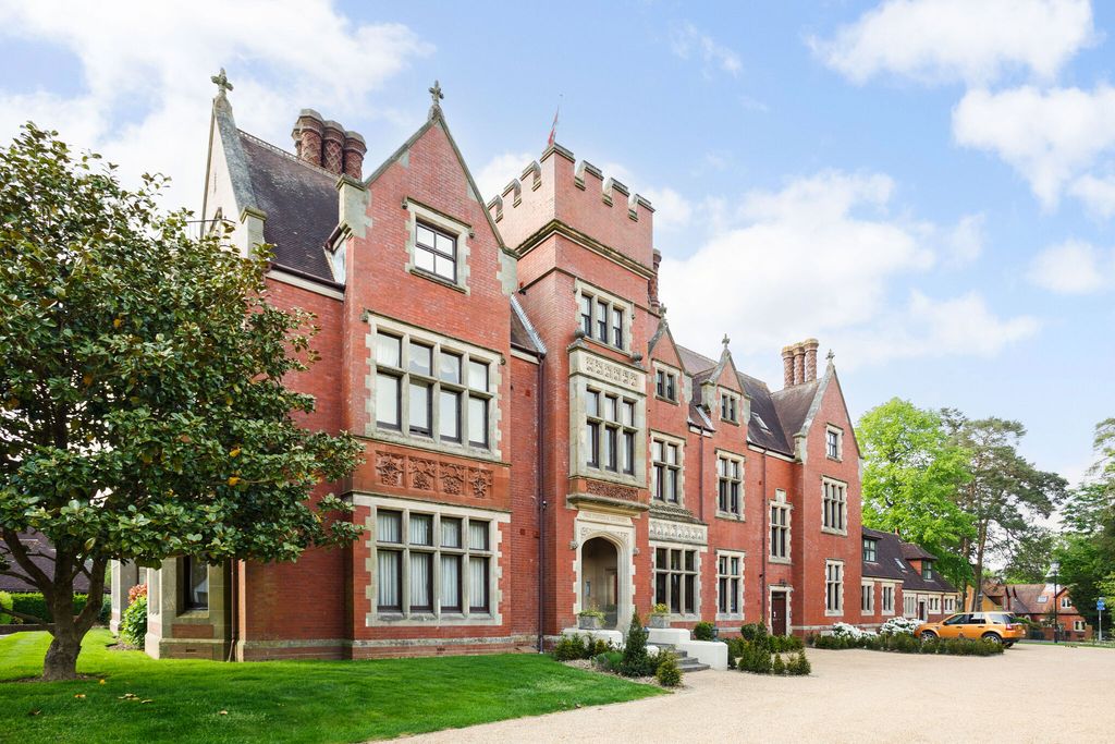 Property photo 1 of 16 Main Facade