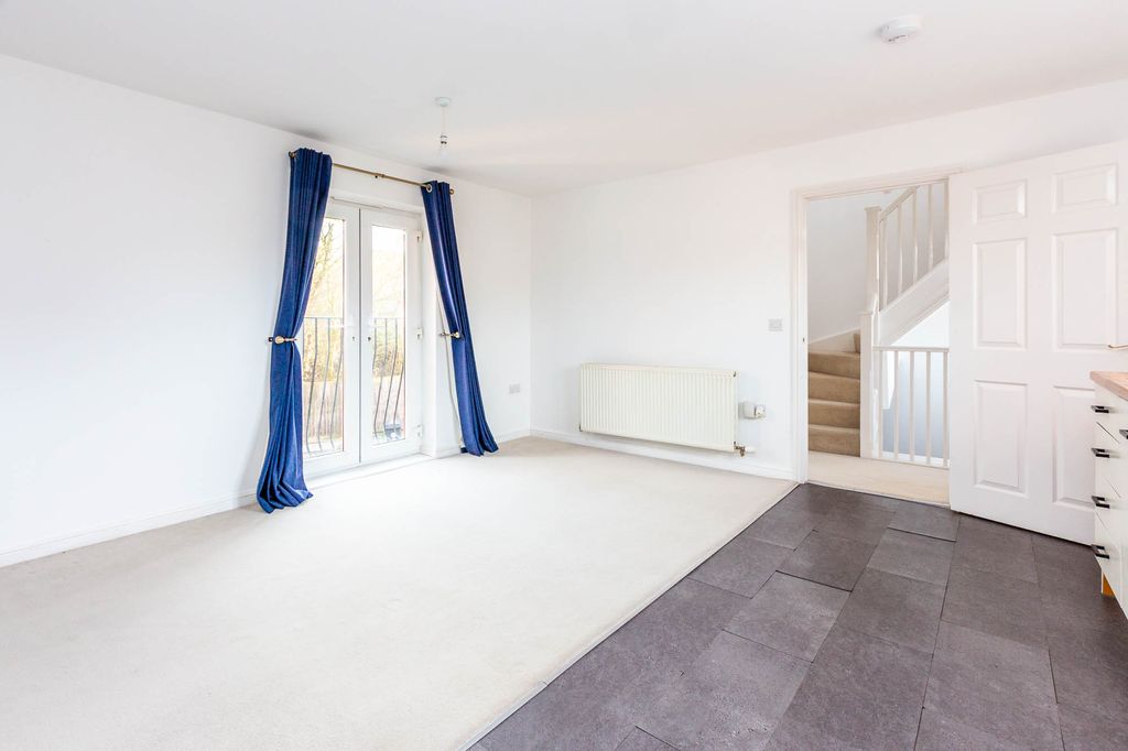 Property photo 2 of 9 Lounge Area