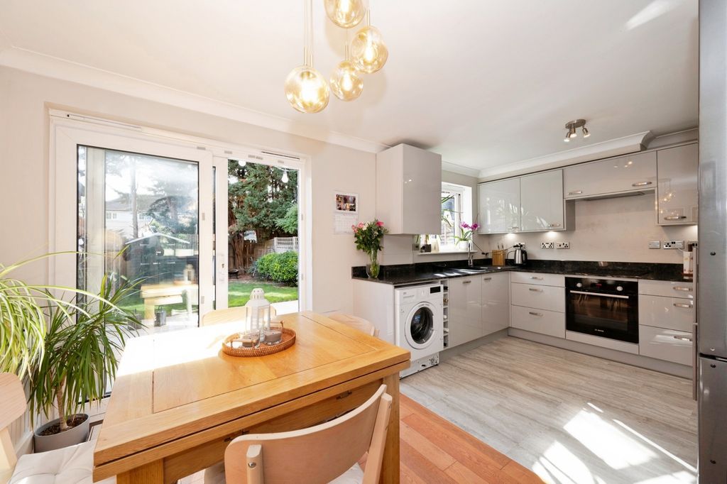 Property photo 2 of 17 Pbox-Img.Jpg