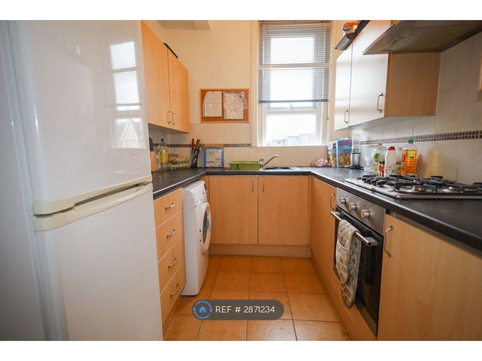 Property photo 2 of 17 Kitchen