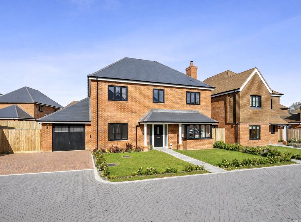 Property photo 1 of 13 External