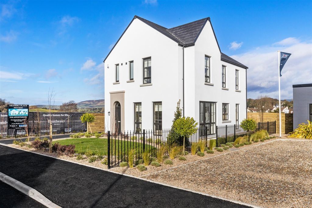 Property photo 1 of 49 Deanery Place 78.Jpg
