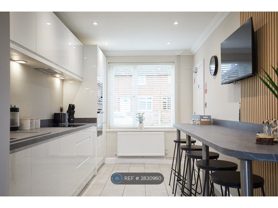 Property photo 1 of 30