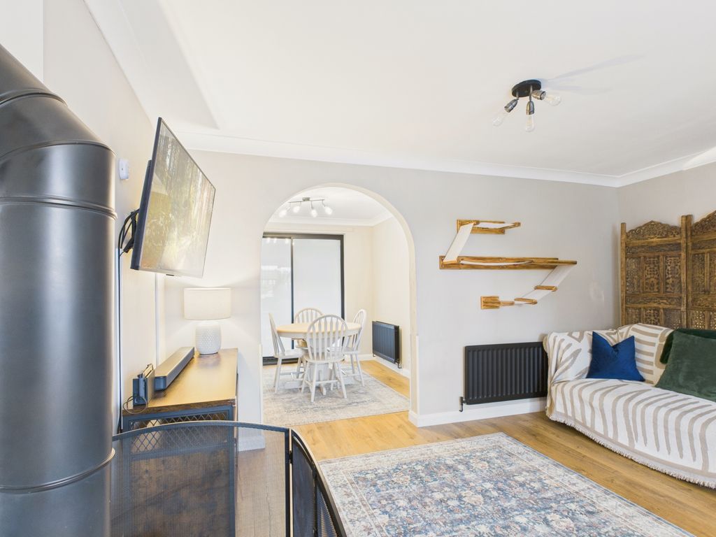 Property photo 3 of 13 Cam05532G0-Pr0009-Still015