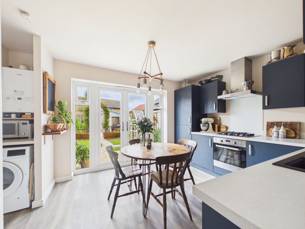 Property photo 3 of 19 Kitchen 2