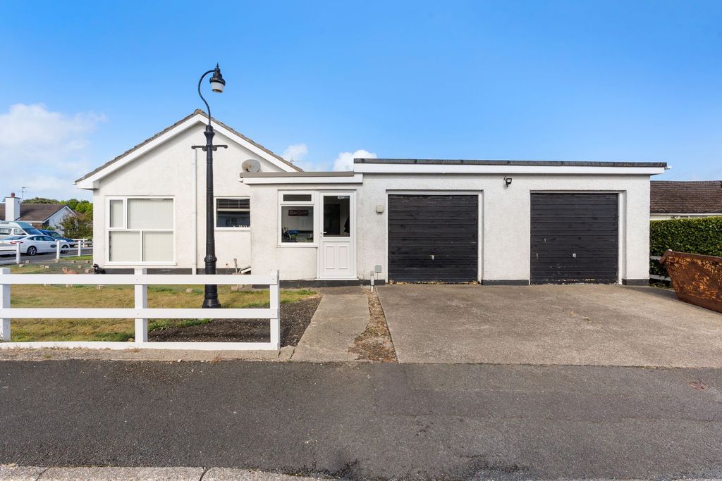 Property photo 2 of 28