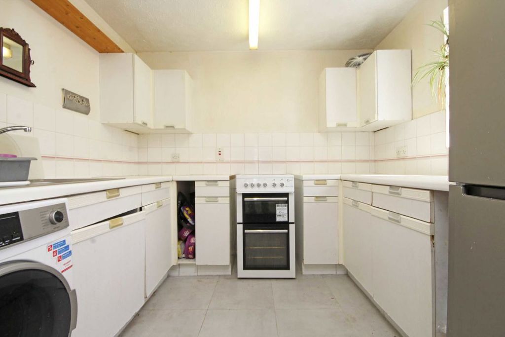 Property photo 3 of 4