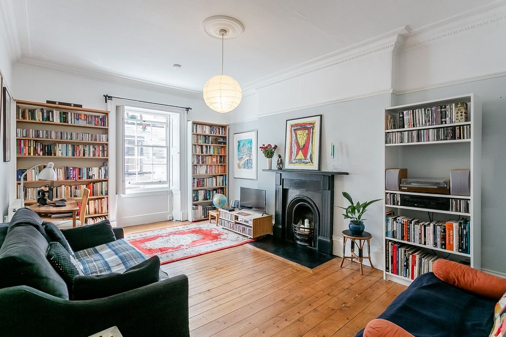 Property photo 2 of 33