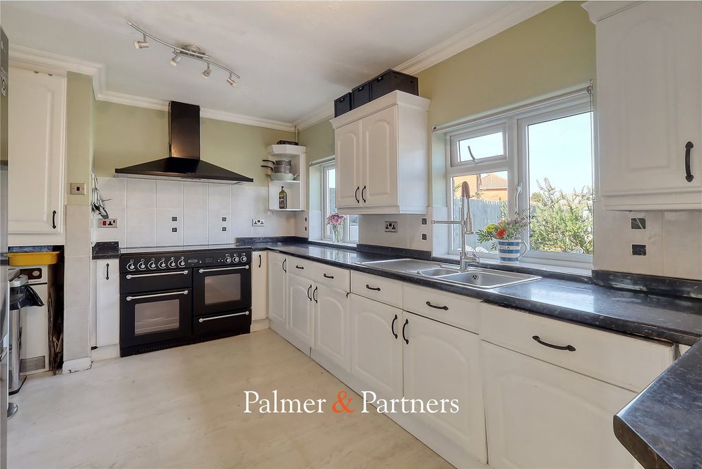 Property photo 3 of 35 Picture No. 05