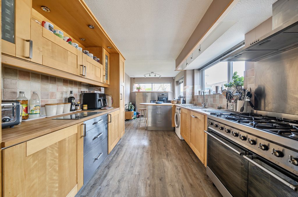 Property photo 3 of 20 1429792-10-69Bd50...