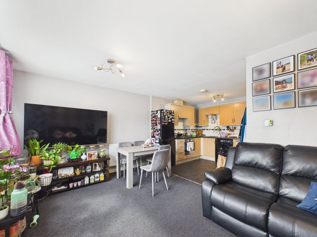 Property photo 2 of 12 Picture No. 06
