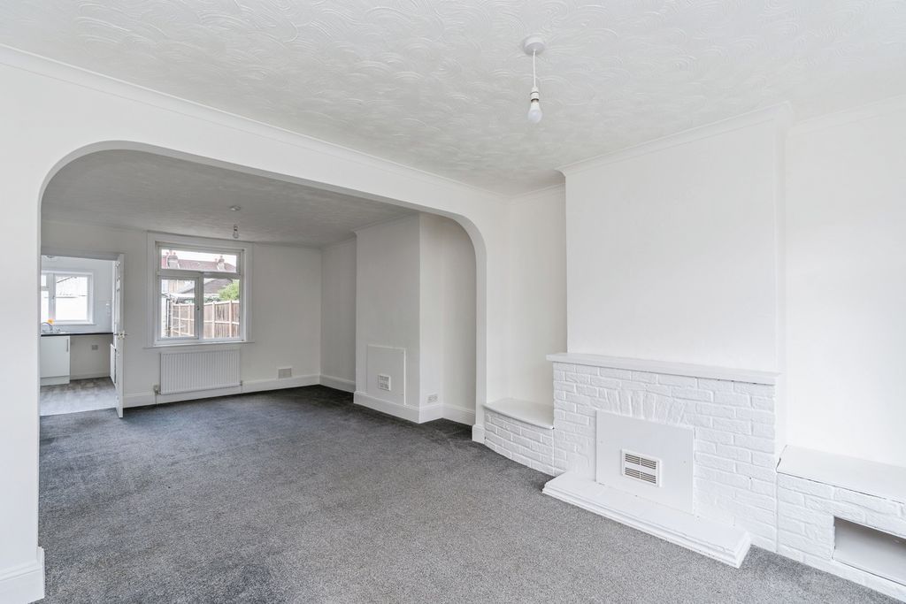 Property photo 2 of 23 Pbox-Img.Jpg