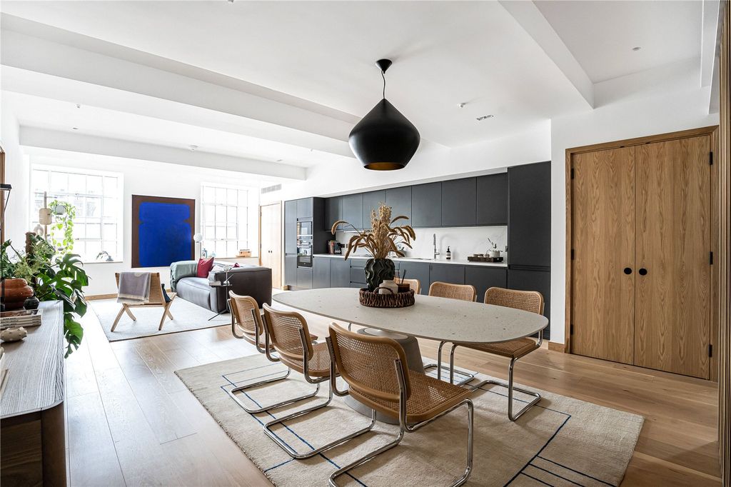 Property photo 1 of 18 Reception Room