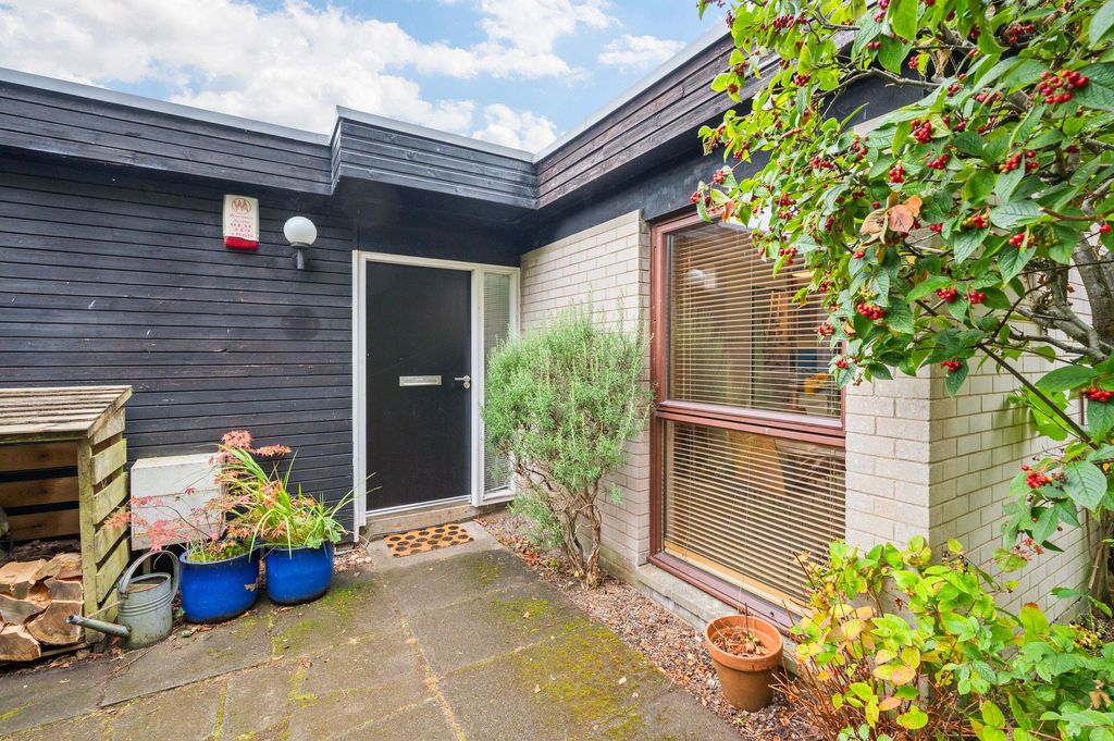 Property photo 1 of 28