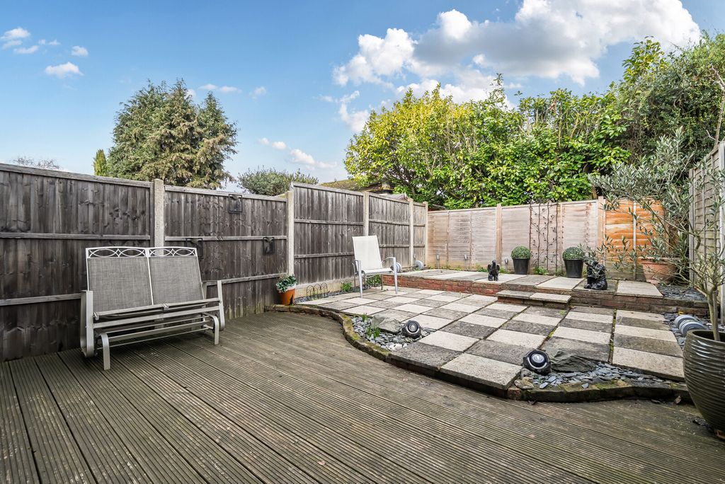 Property photo 2 of 16 1409943-11-698A04...