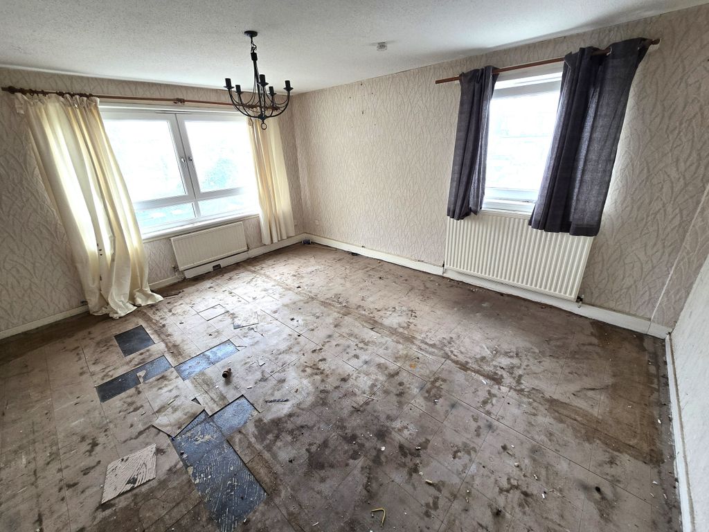 Property photo 2 of 8 2