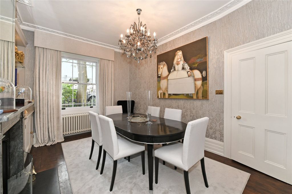 Property photo 2 of 24 Dining Area
