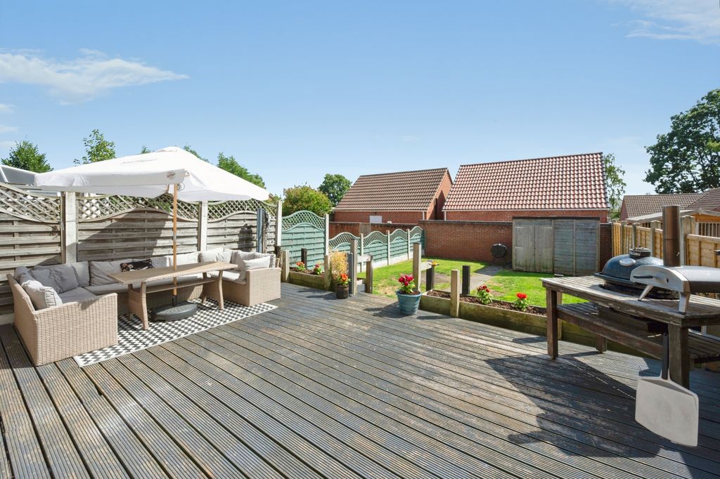 Property photo 2 of 15