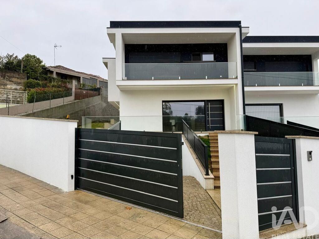 Property photo 1 of 28