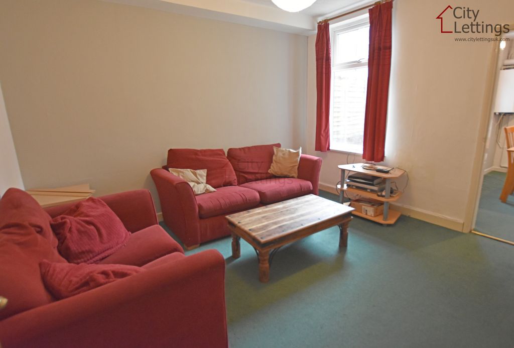 Property photo 2 of 8