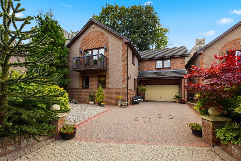 Property photo 1 of 42 Picture No. 10
