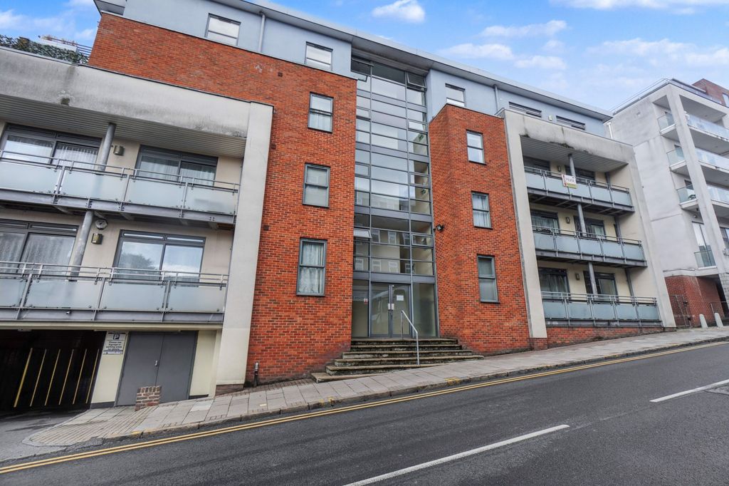 Property photo 1 of 11 Photo 10