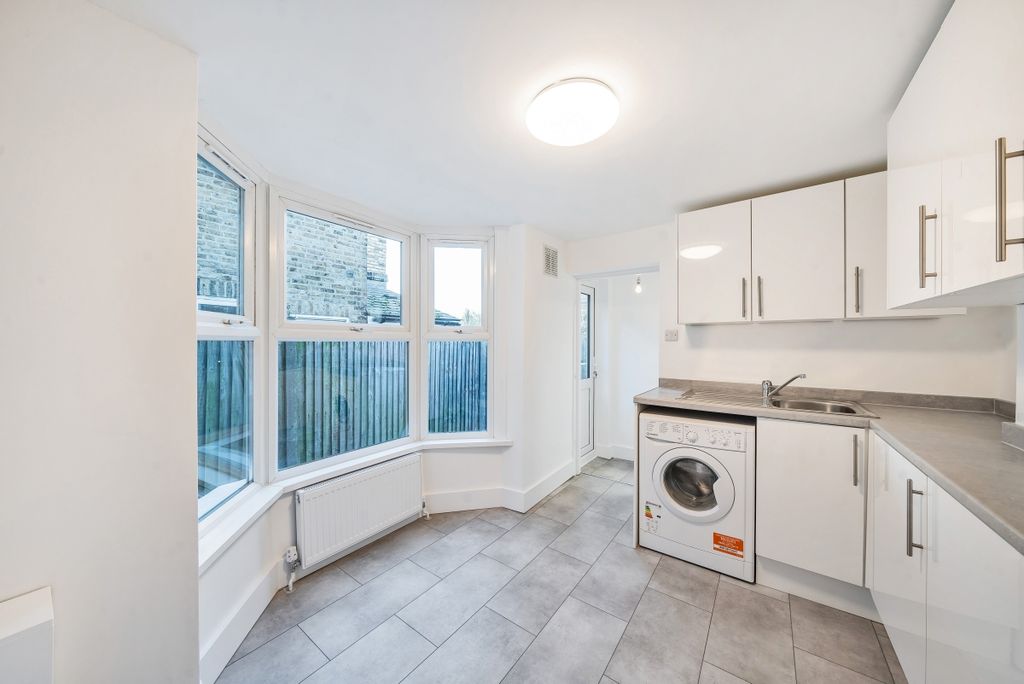 Property photo 3 of 8 1061945 (4)