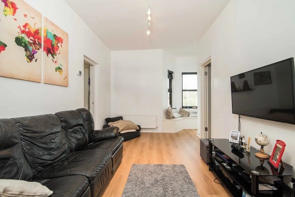 Property photo 2 of 6 Gallery