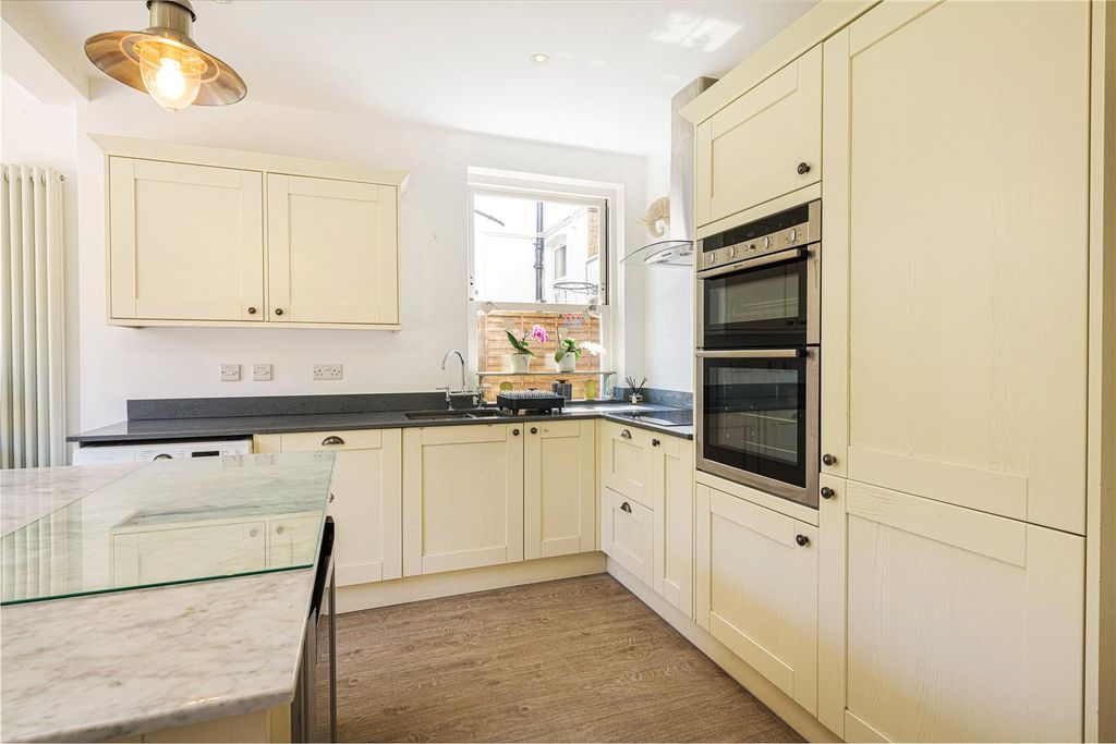 Property photo 2 of 11 Picture No. 71