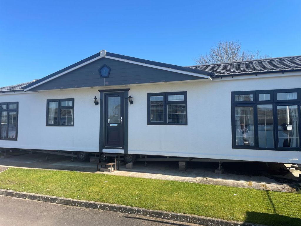 Property photo 1 of 3