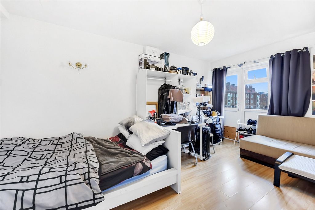 Property photo 3 of 8 Picture No. 22