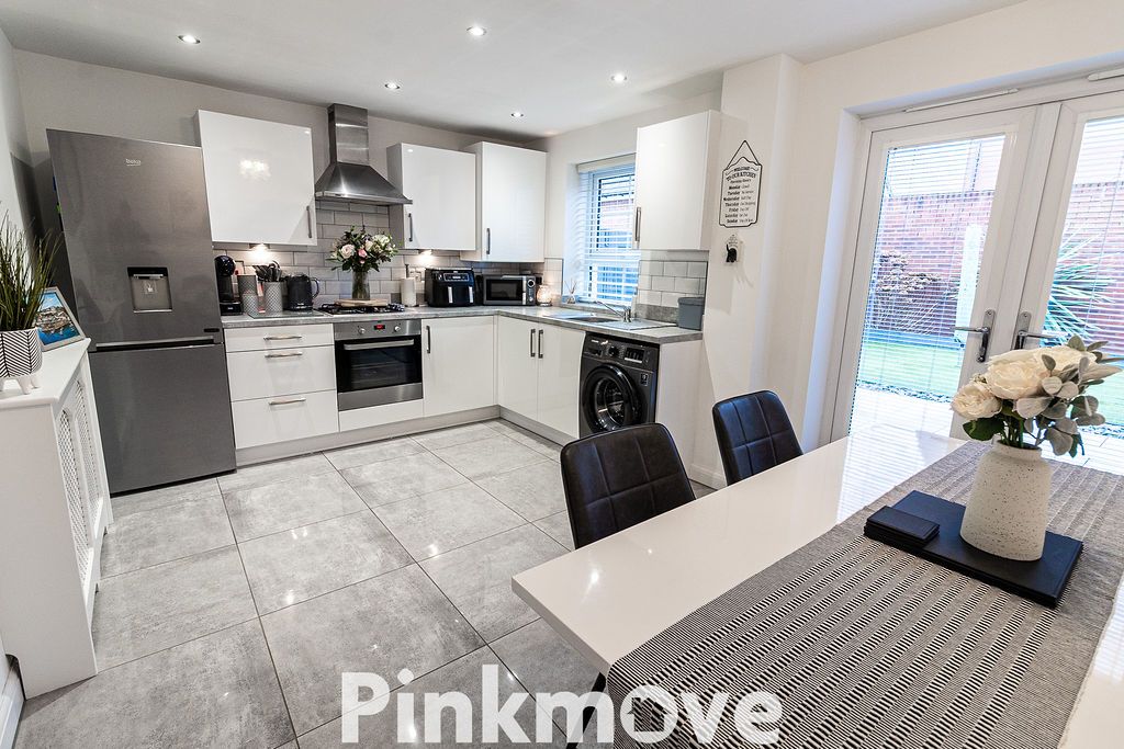 Property photo 3 of 23