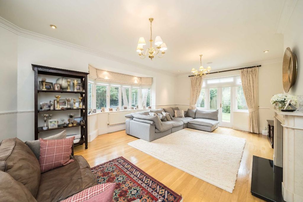 Property photo 2 of 9
