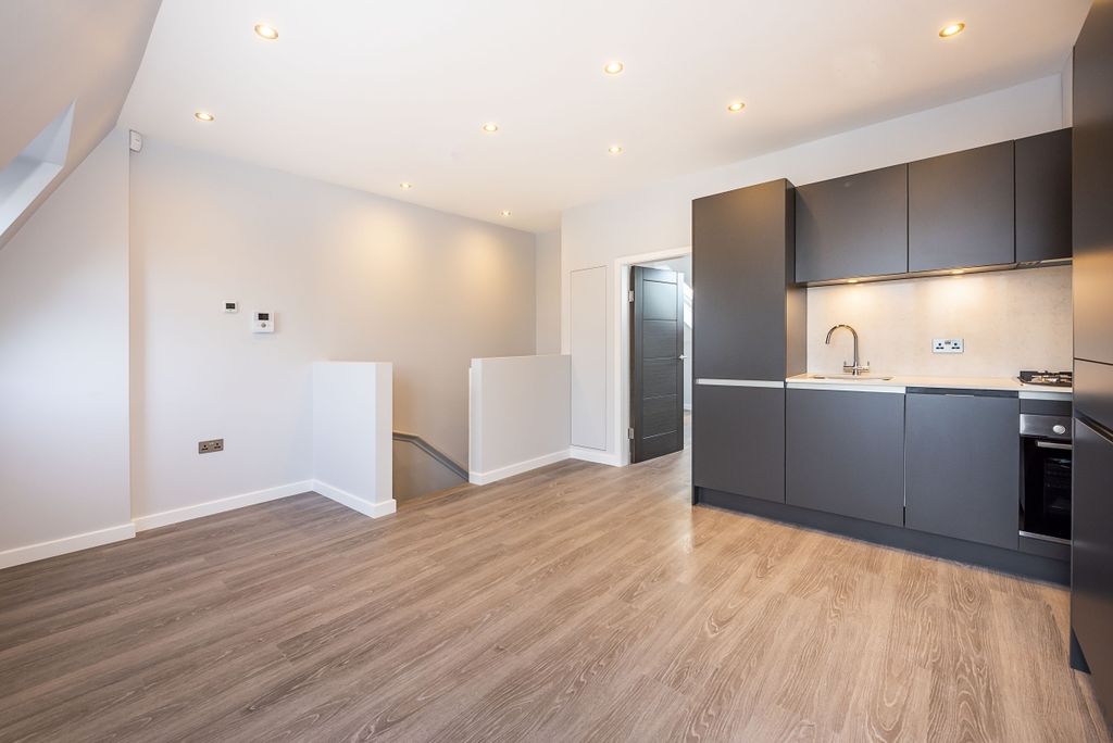 Property photo 3 of 8 Garratt-Lane-0005