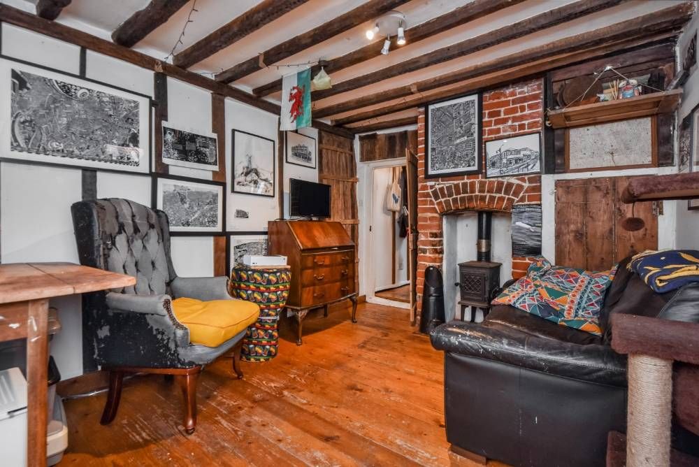 Property photo 2 of 11