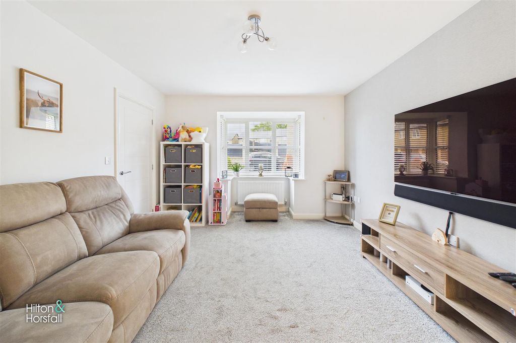 Property photo 3 of 19 Colvin Way