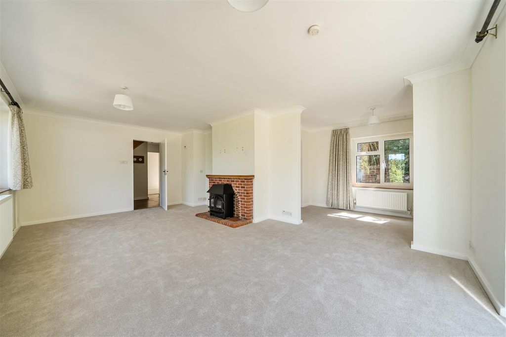 Property photo 3 of 15 Reception Room L.Jpg